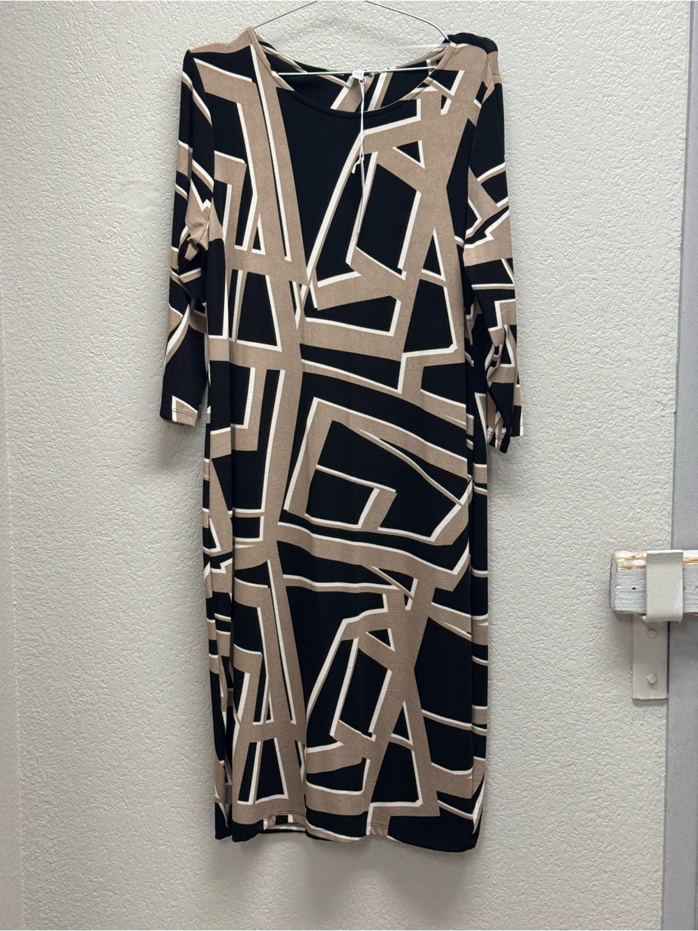 Geometric Black and Tan Midi Dress - Sleek Pull-On Style size 2 ( L). Pit 20-24